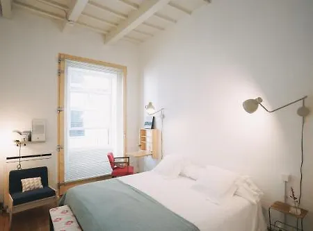 מלון Hevresac Singular & Small 4*