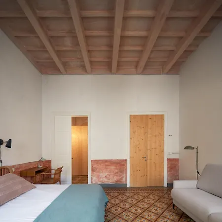 מלון Hevresac Singular & Small 4*